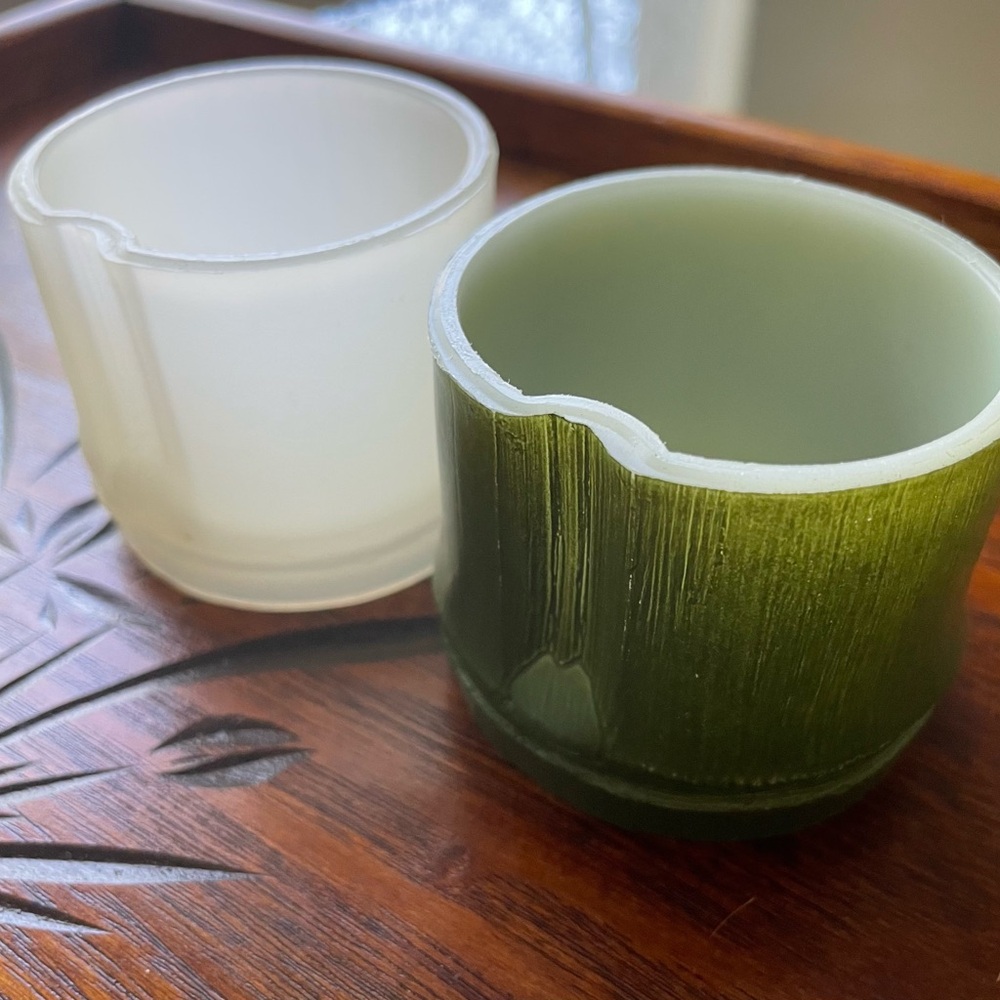 2 Bamboo shaped containers- white clear / green and 4 Bamboo drink coasters